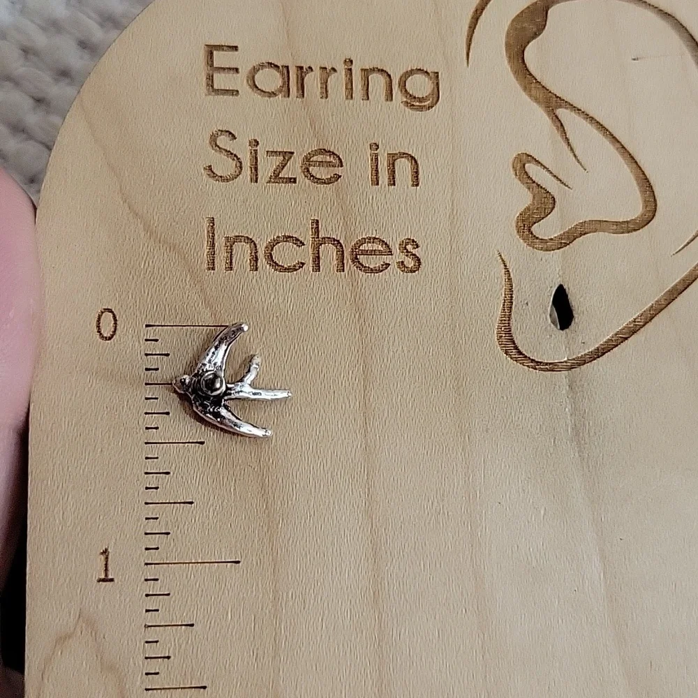 🔥LAST PAIR🔥 Soaring Swallow Stud Earrings - Picture 5 of 8